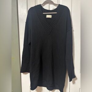 Wilfred Black oversized  V-Neck Sweater dress